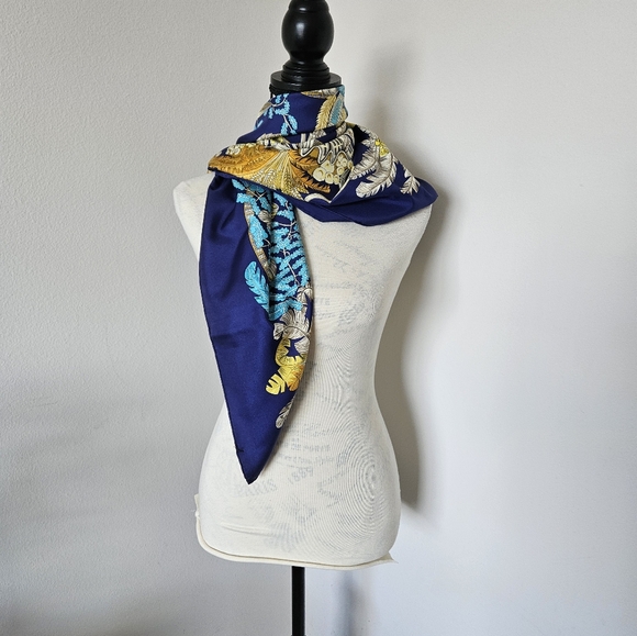 π¨π΅ Hermes blue silk scarf authentic 90X90cm π¨π΅ - Picture 9 of 10